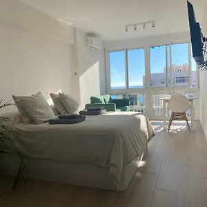 https://estudio-renovado-con-vista-al-mar.es-andalucia.com